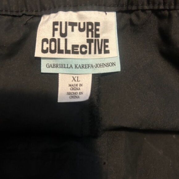 Future Collective Gabriella Karefa Johnson Black Cargo ankle pants, size XL - Picture 5 of 5